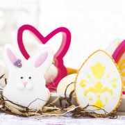Set d'emporte-pièces tête de lapin et œuf de Pâques