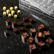 Praline mold cube 3x3x3 cm, 24 pieces
