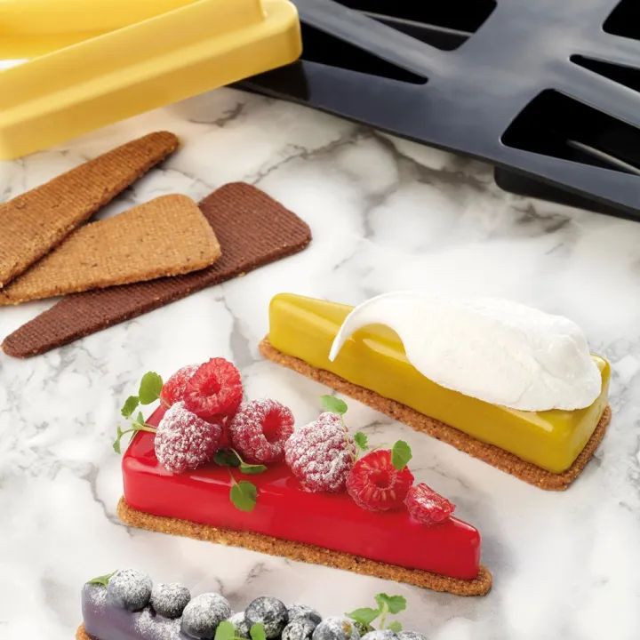 Create real patisserie dreams with the silicone cake mold
