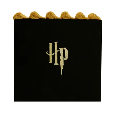 Harry Potter Schablone mit HP Logo zaubert Magie auf Desserts