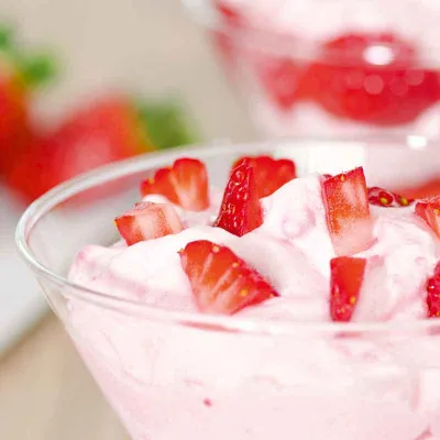 Strawberry pie filling for delicious desserts