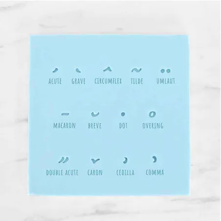 Set de gaufrage de chiffres et de signes pour les décorations en fondant