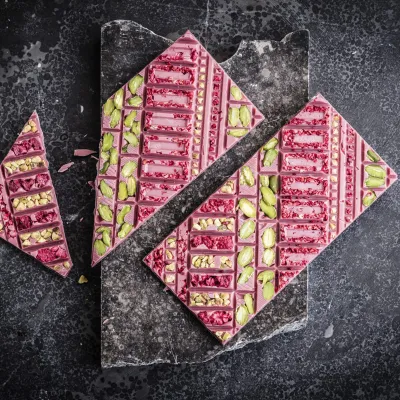 Ruby Azalina Couverture 40% pour des créations en chocolat rose