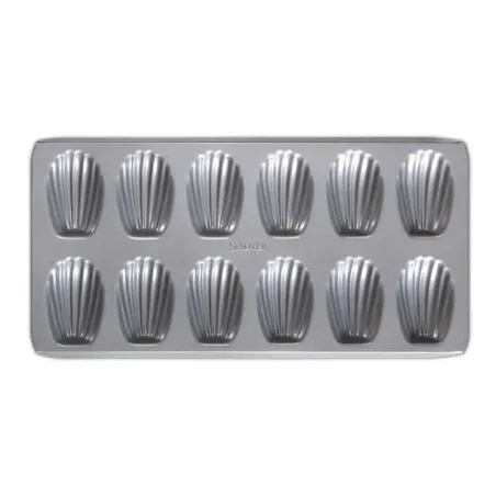 Madeleine & bear paws baking tray for delicious pastries