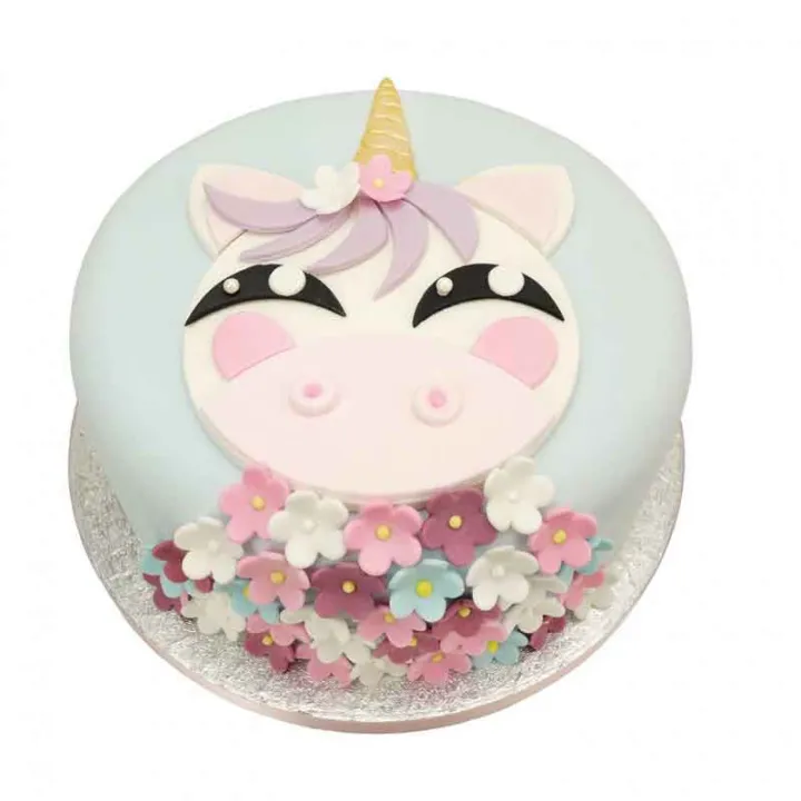 Animal face cutter for cakes and cupcakes