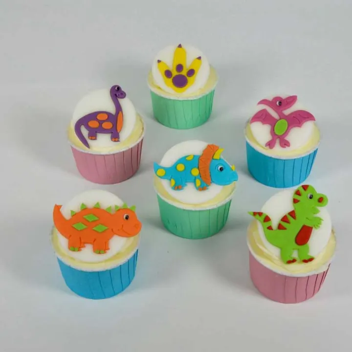 Dinosaur cutter set for cakes and cupcakes