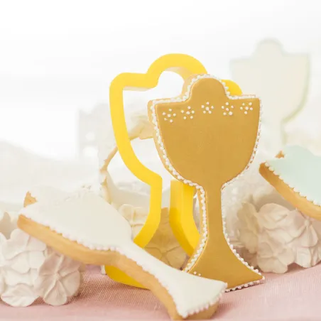 Cookie cutter trophy