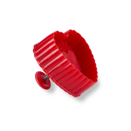 Cookie cutter with heart-shaped ejector for beautifully decorated biscuits