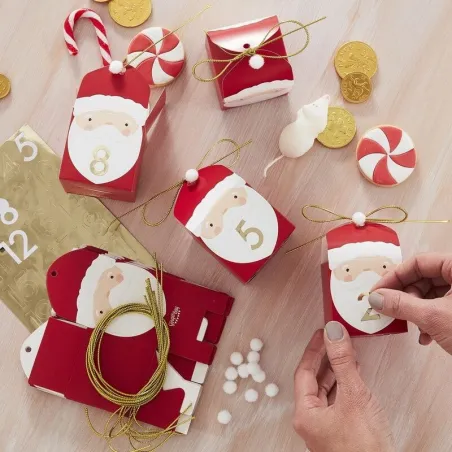 Scatole calendario dell'avvento Babbo Natale in rosso con adesivi dorati con i numeri