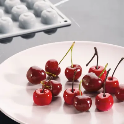 Mit der Silikonform Kirschen echte Patisserieträume herstellen
