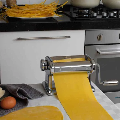 Macchina per la pasta Atlas 150 con accessori per deliziose paste