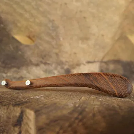 Teak baker's knife for perfectly sliced bread