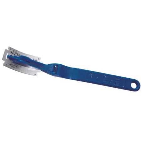 Baguette baker's knife with replaceable blade for breads