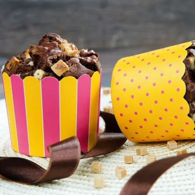 Cupcake Cups Yellow & Pink, 12 pieces