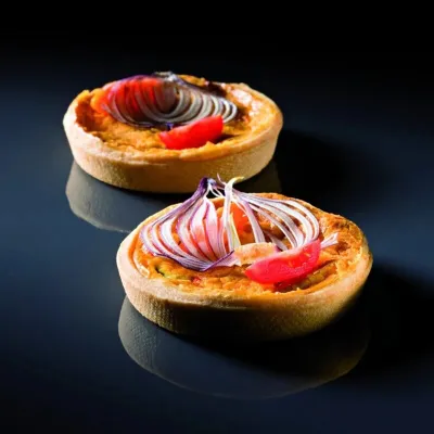Tappetino in silicone forato rotondo ⌀ 10 cm per crostate, cestini di pasticceria e altri dolci o salati a scelta