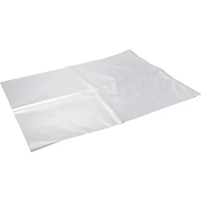 Découpe de feuilles de pâte en plastique