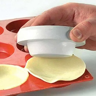 Silicone cookie cutter / press-on round and conical Ø 8 cm