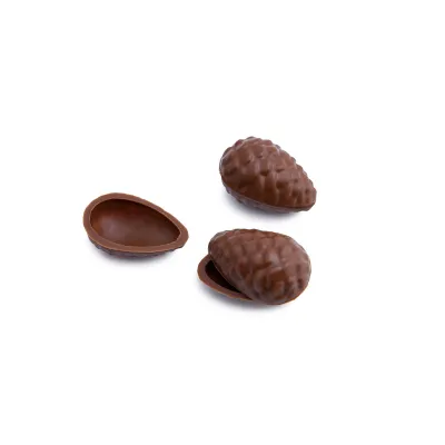 Cioccolatini a forma di cono di pino latte