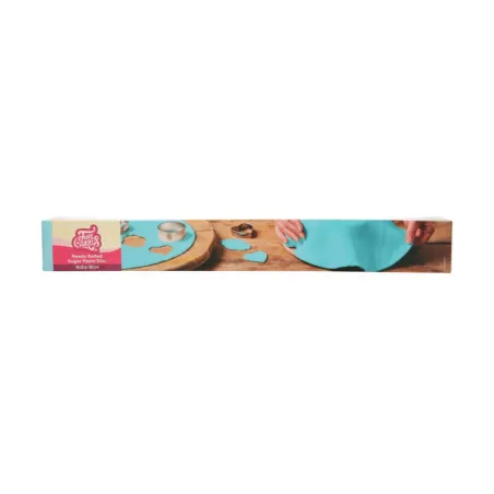 Couverture de fondant roulé bleu bébé