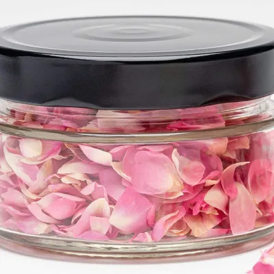 Freeze-dried rose petals