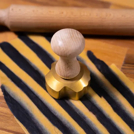 Tampon à pâtes professionnel en forme de coquille
