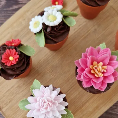 Zuckerblumen Margeriten & Blätter, 12 Stück