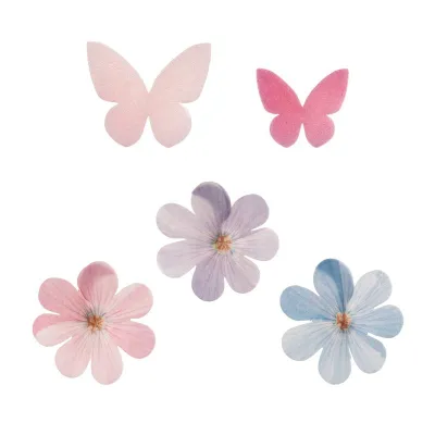 Bunte Schmetterlinge und Margeriten aus Esspapier