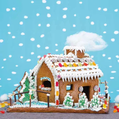 Gingerbread house cookie cutter set, 15 x 19 x 21 cm