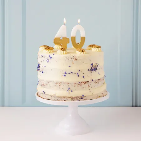 Bougie numéro 4 avec blanc et or