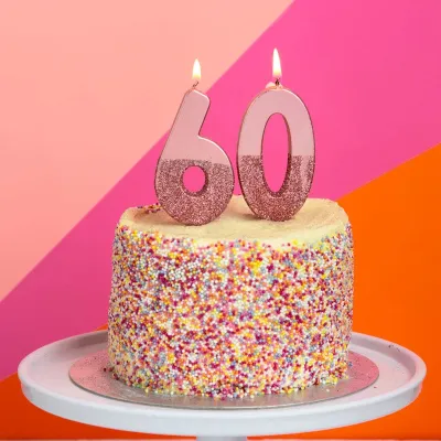 Bougie numéro 6 avec or rose et paillettes roses