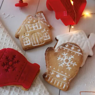 Ausstecher mit Auswerfer Weihnachtsmotive, 2er Set