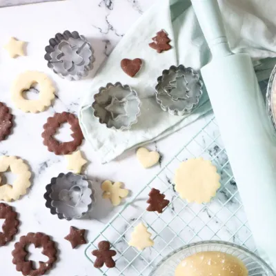 Spitzbuben Ausstecher Set 4-teilig – Linzer Weihnachtskekse mit Muster