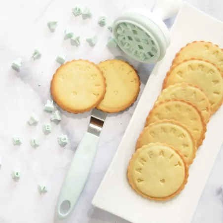 Cookie stamps for individual embossing, 85 pieces