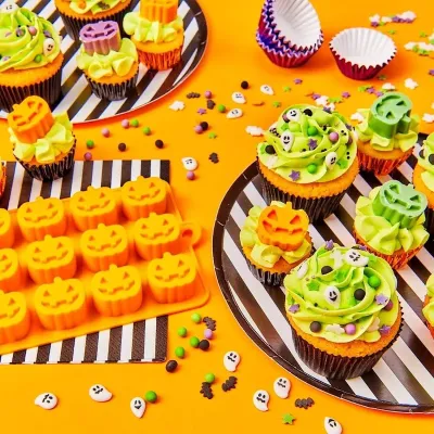 Silicone mold Mini Pumpkins – bake, cast and freeze for Halloween | miniSchoggi