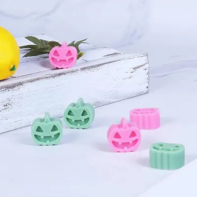 Silikonform Mini-Kürbisse – backen, giessen und gefrieren für Halloween | miniSchoggi