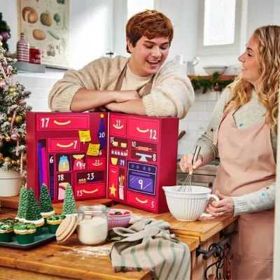 Adventskalender FunCakes & Wilton 2026 – 24 Backüberraschungen für die Adventszeit | miniSchoggi