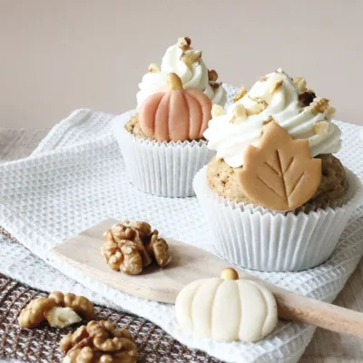 Marzipan Autumn Decoration – Pumpkins and Leaves for Cakes