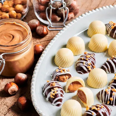 FunCakes Hazelnut filling – creamy praline mass for cakes