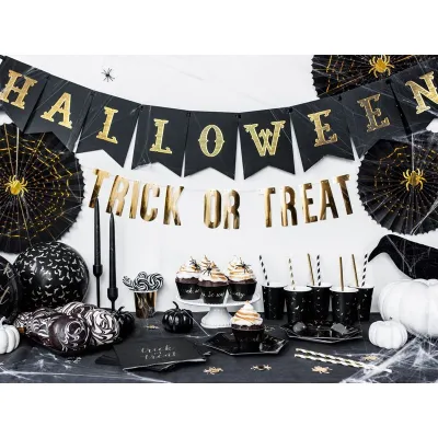 Ghirlanda con bandierine nere e oro per Halloween, un tocco elegante per la festa di Halloween