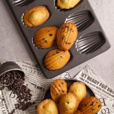Baking tin for 12 Madeleines - Bake Small cakes in a perfect shell shape
