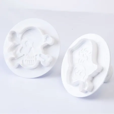 Cookie cutter with ejector pirate & skull