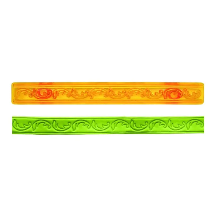 Embosser & Cookie Cutter Set Leaves 2 pieces