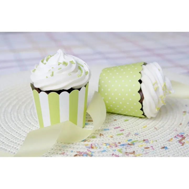 Mini cupcake cases light green & white, 12 pieces