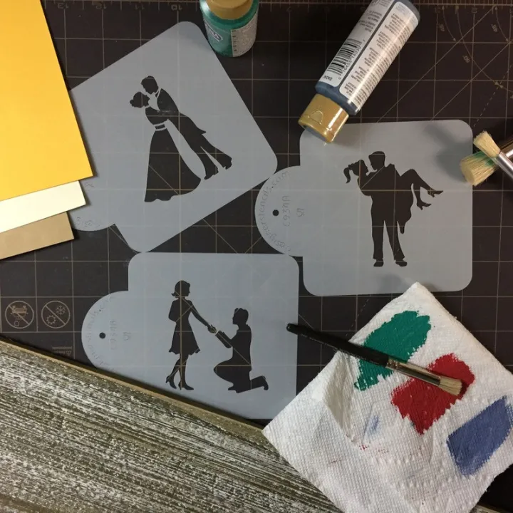 Stencil a forma di passo d'amore per decorazioni romantiche