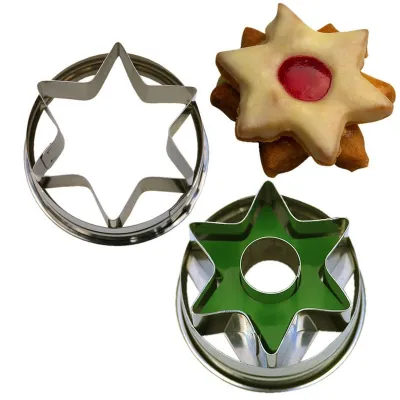 Star with ejector cookie cutter, 4 cm