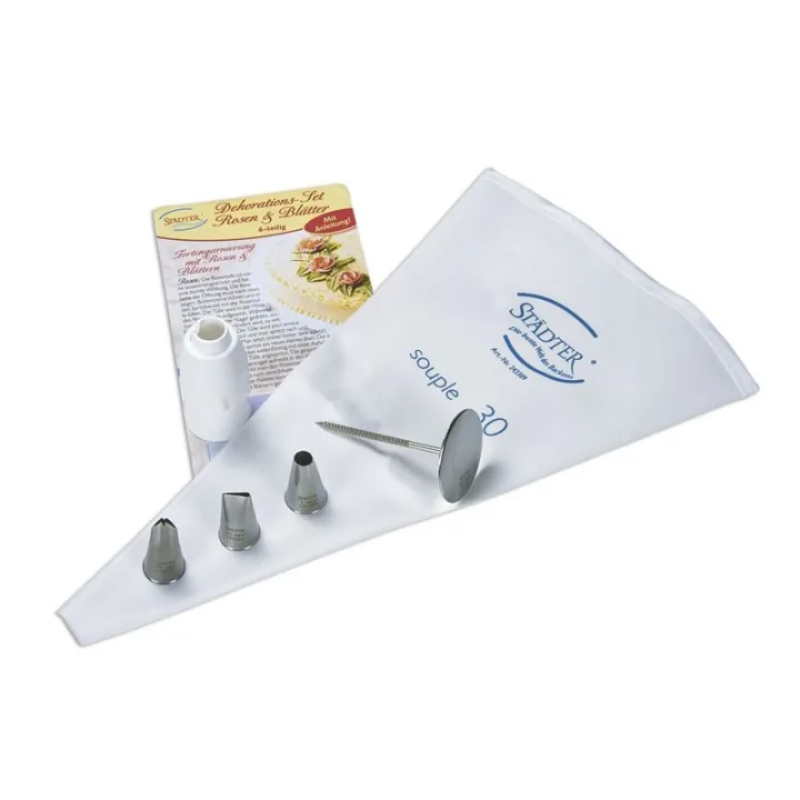 Rose e foglie in tulle per decorazioni nobiliari