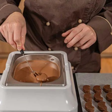 Gianduja chiara alle nocciole e mandorle, da taglio – massa di ripieno svizzera 1 kg | miniSchoggi