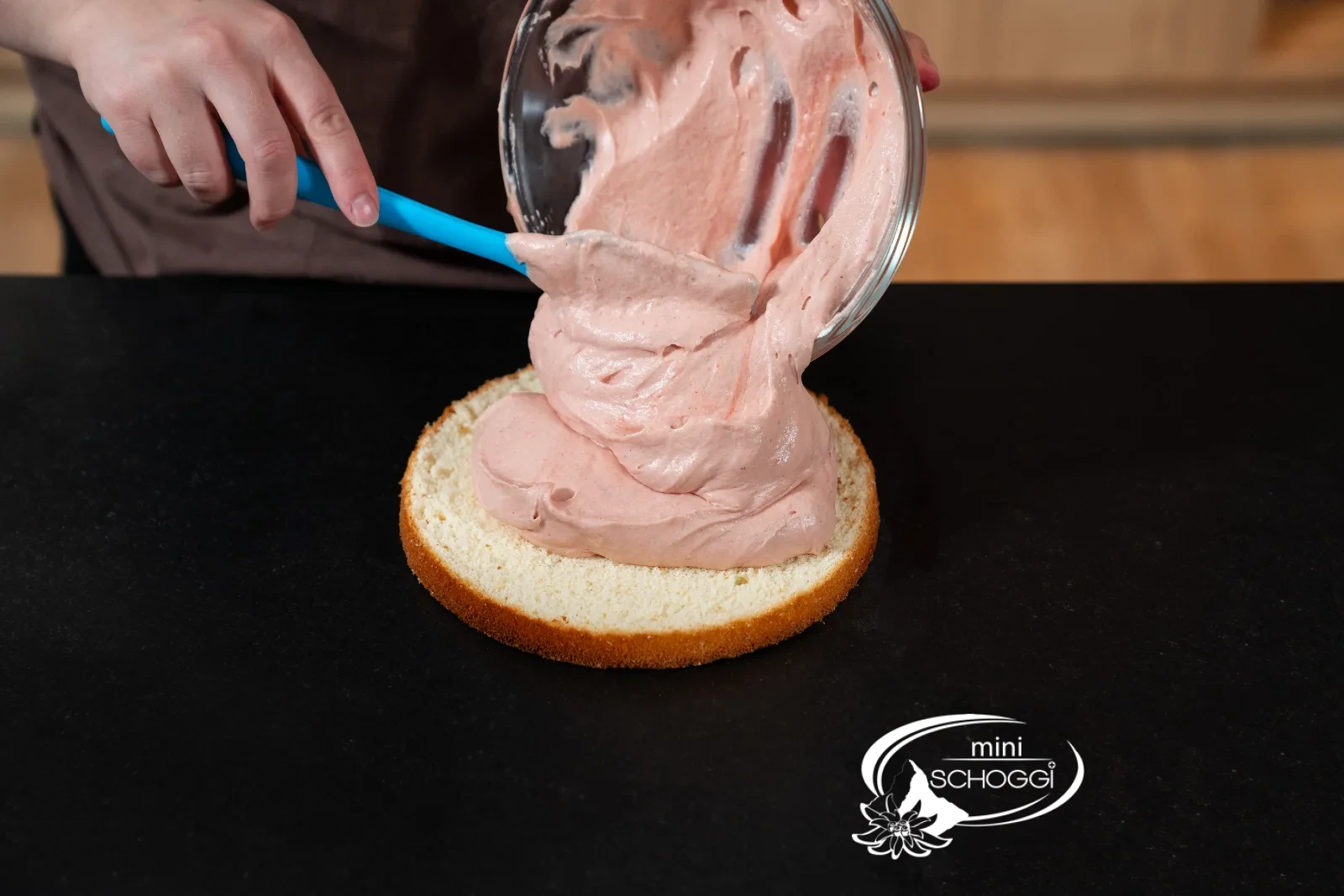 Zusammensetzen der Torte
