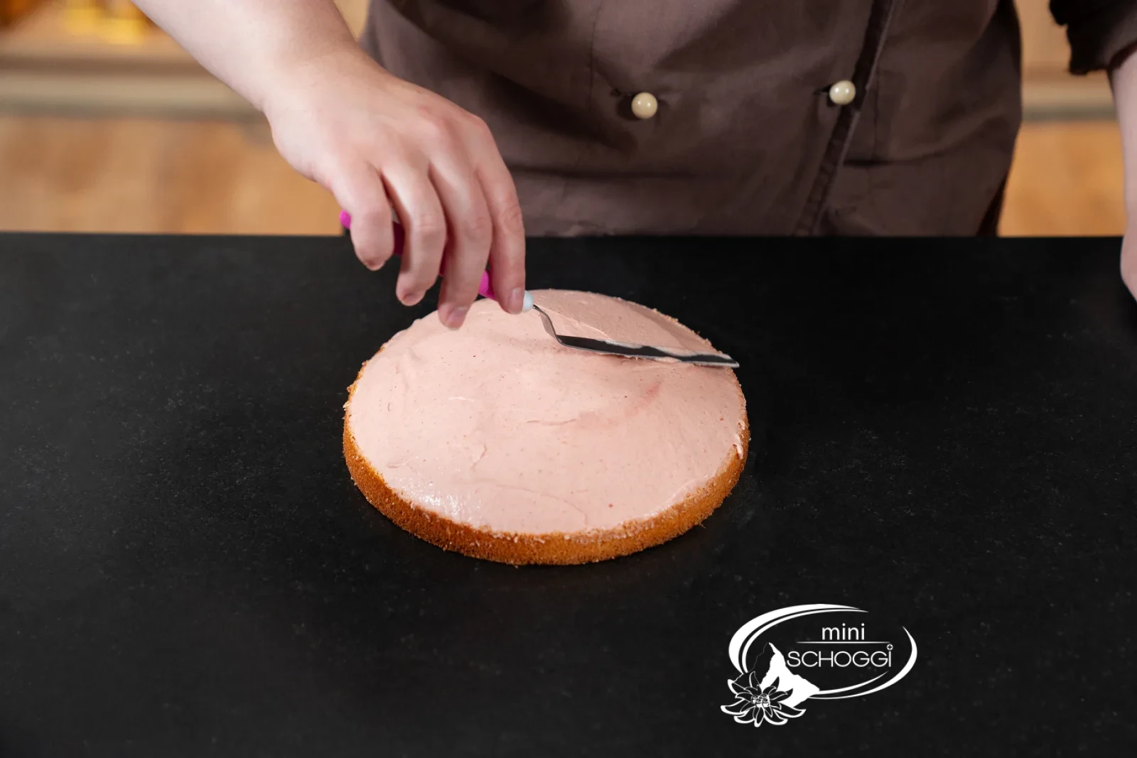 Zusammensetzen der Torte