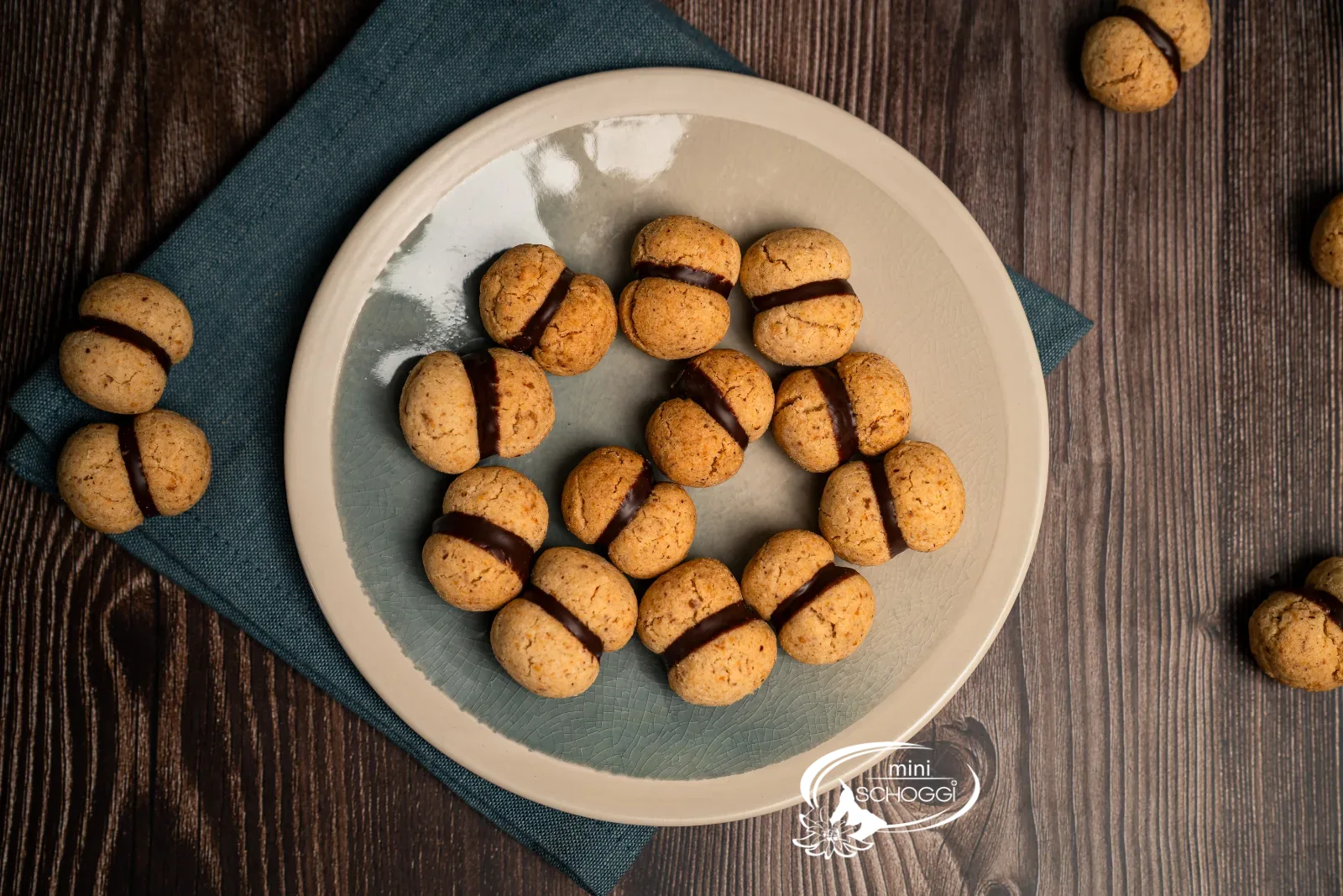 Assiette de baci di dama vue de dessus